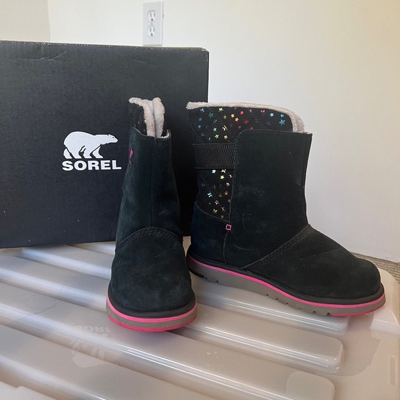 Sorel Kids Rylee Black Suede Rainbow Metalic Stars Faux Fur Waterproof Boots - Picture 3 of 8